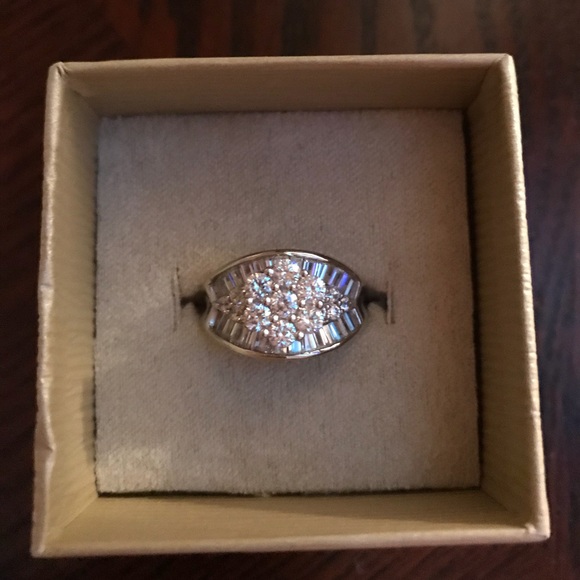 💥BNWT Ring💥 - Picture 1 of 8